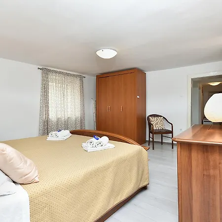 House Kanizela 2418 *