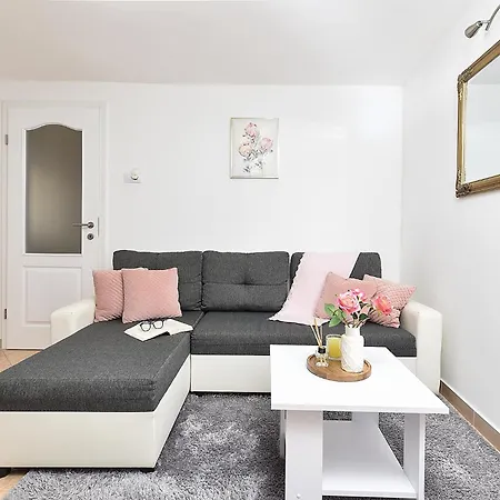 House Kanizela 2418
