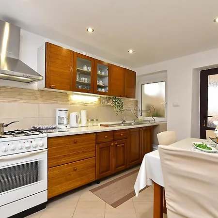House Kanizela 2418