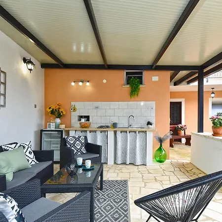 House Kanizela 2418