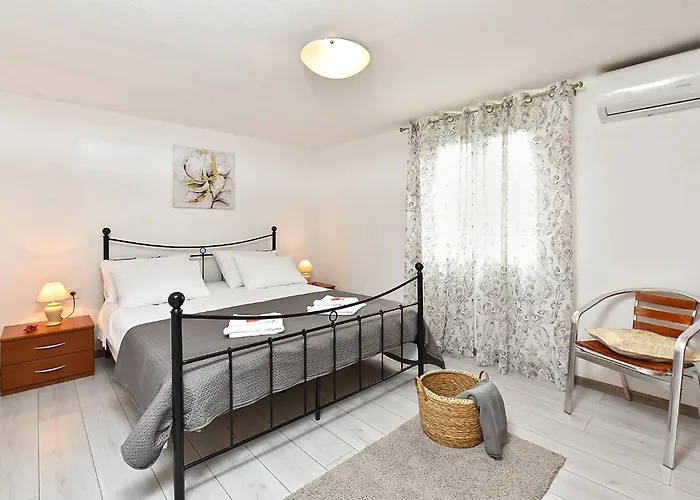 Vikendica House Kanizela 2418 *