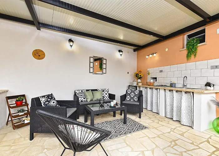 House Kanizela 2418 *